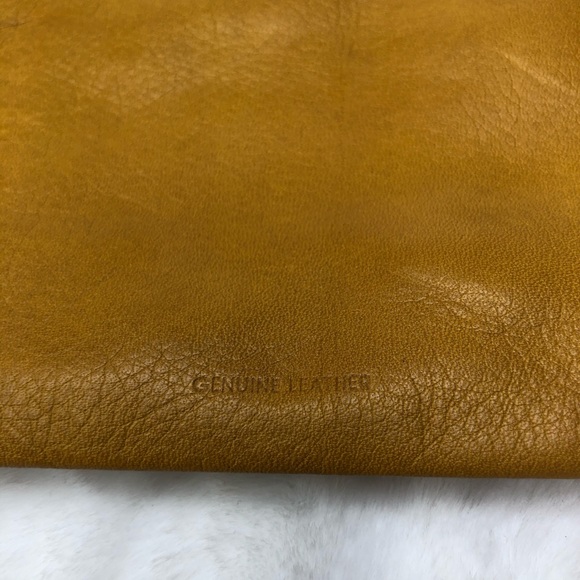 Kenneth Cole Reaction Wristlet - Picture 5 of 7